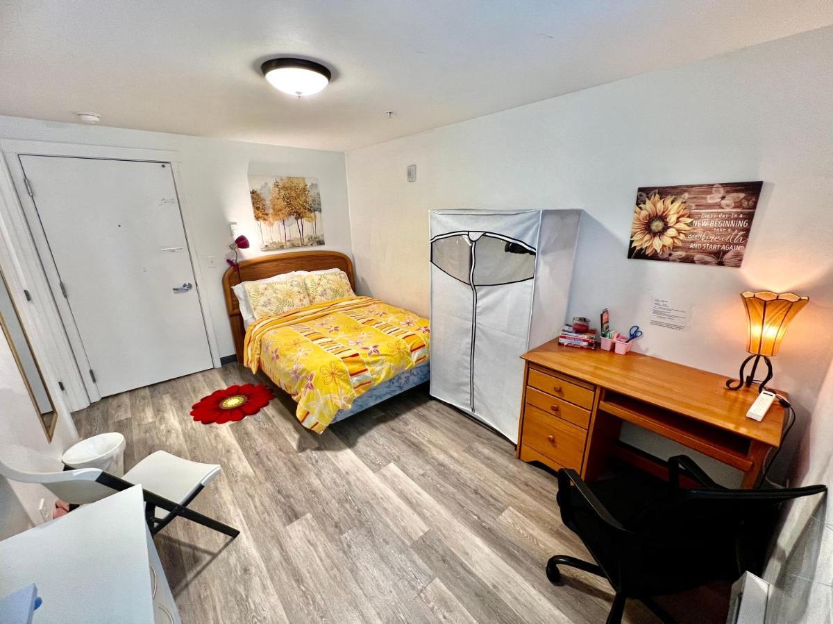 Micro Studio Apartment 10 Minutes Walk To University Of Washington Сиатъл Екстериор снимка