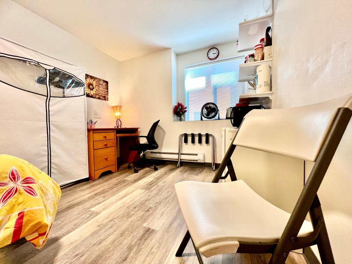 Micro Studio Apartment 10 Minutes Walk To University Of Washington Сиатъл Екстериор снимка